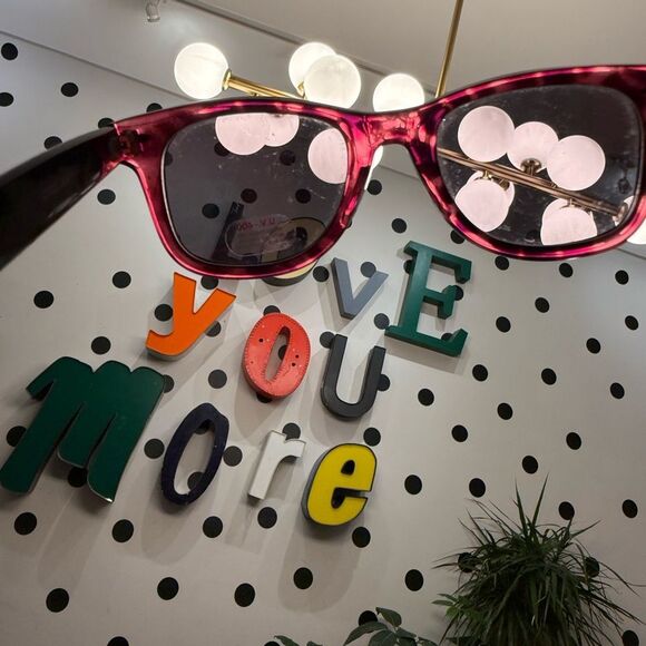 True Vintage 1970s / 1980s Cool-Ray Plum Tortoise Shell Wayfarer Sunglasses